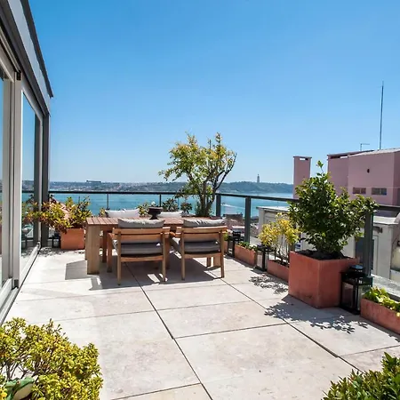 Chiado Penthouse Apartment *